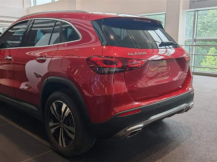 Фото 4 - Mercedes-Benz GLA-Class