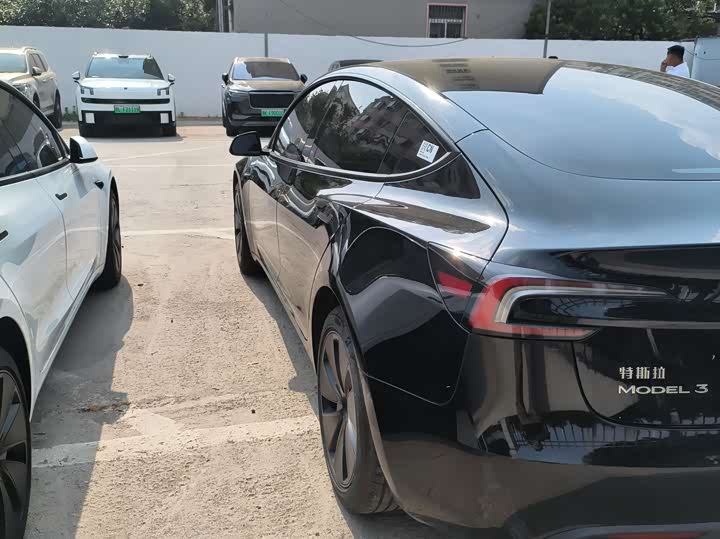 Zdjęcie 8 - Tesla Model 3