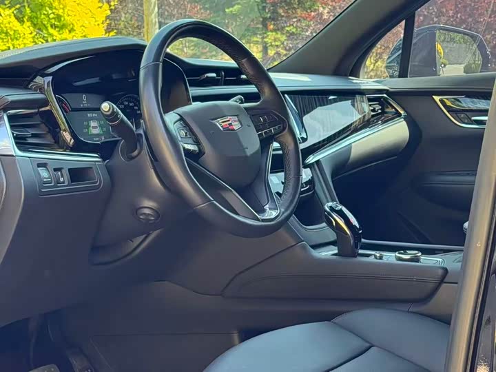 Фото 6 - Cadillac XT6