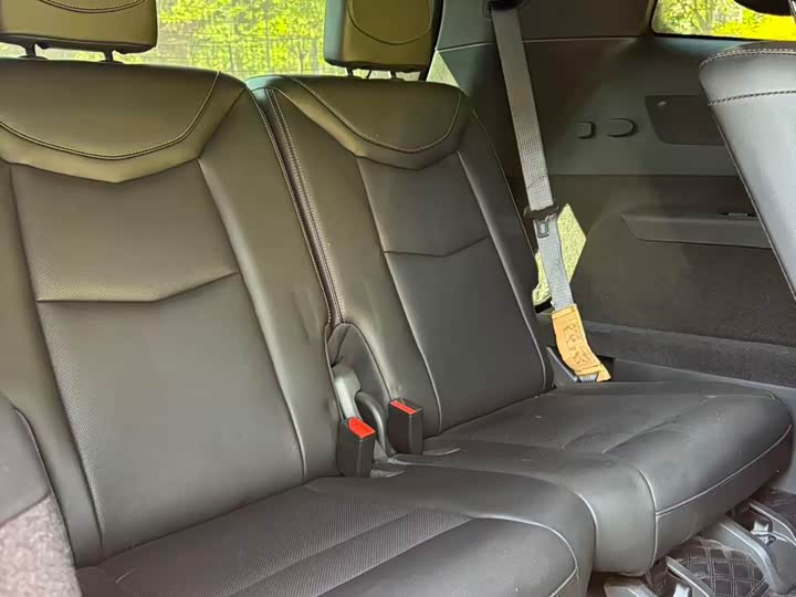 Фото 8 - Cadillac XT6