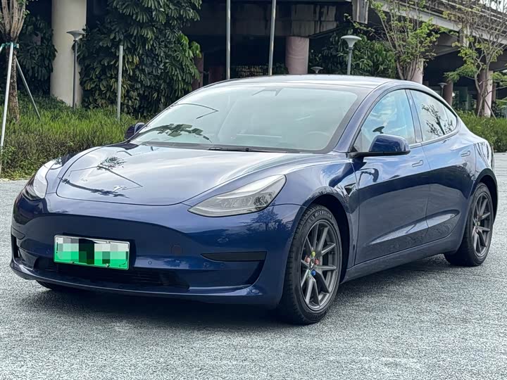 Фото 1 - Tesla Model 3