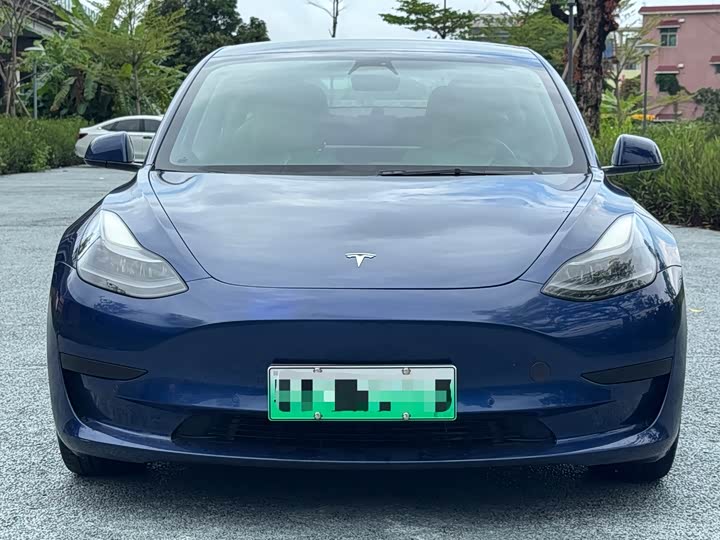 Фото 2 - Tesla Model 3