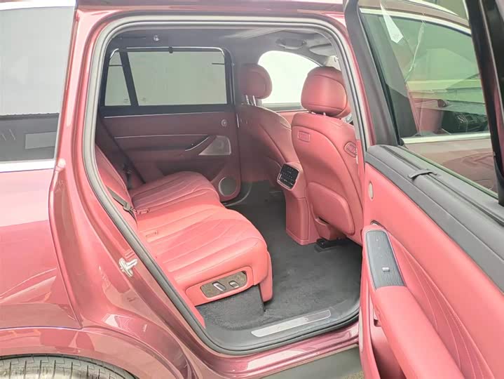 Aito M8 2025 2025款 增程 Ultra版 53.4kWh 5座版 (192线激光雷达）