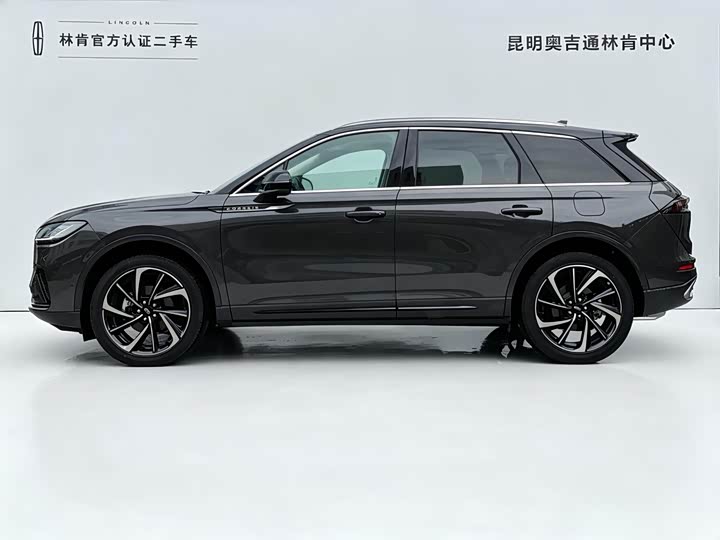 Фото 3 - Lincoln Corsair
