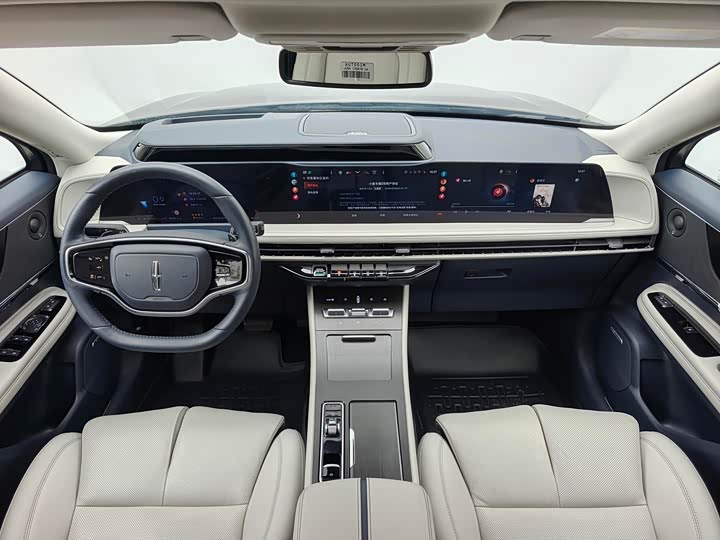 Фото 6 - Lincoln Corsair