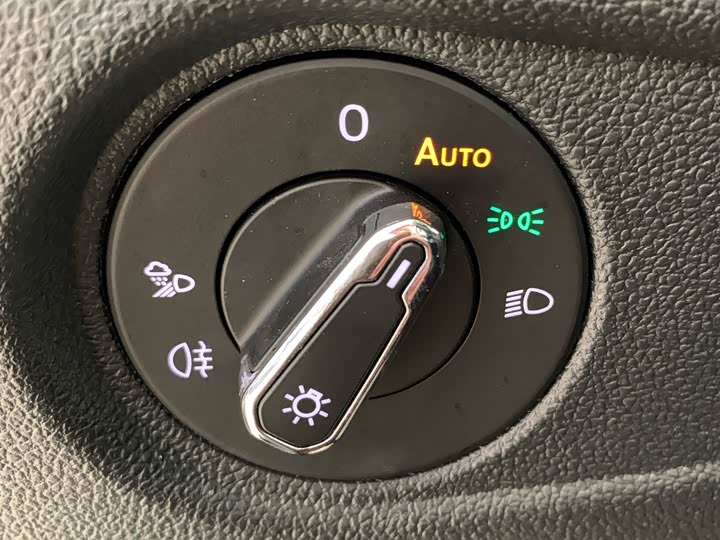Фото 9 - Volkswagen Passat