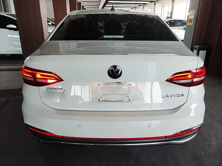 Фото 6 - Volkswagen Lavida