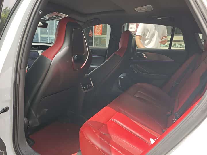 Zdjęcie 7 - Hongqi H6