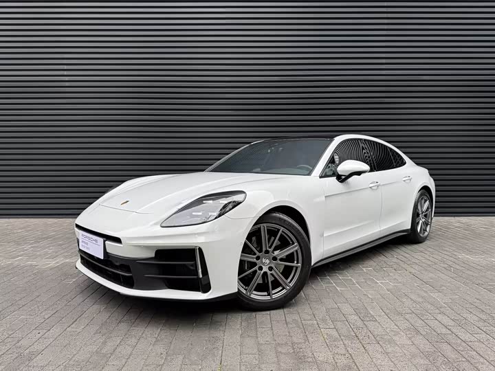 Фото 1 - Porsche Panamera