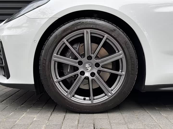 Фото 7 - Porsche Panamera