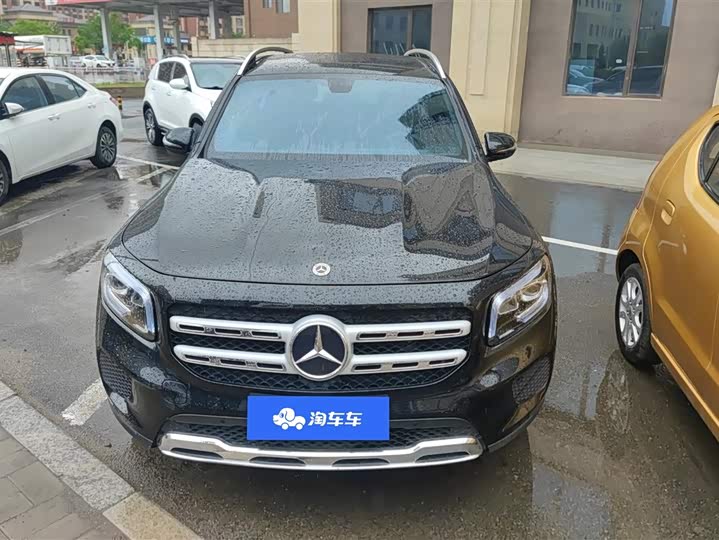 Photo 2 - Mercedes-Benz GLB-Class