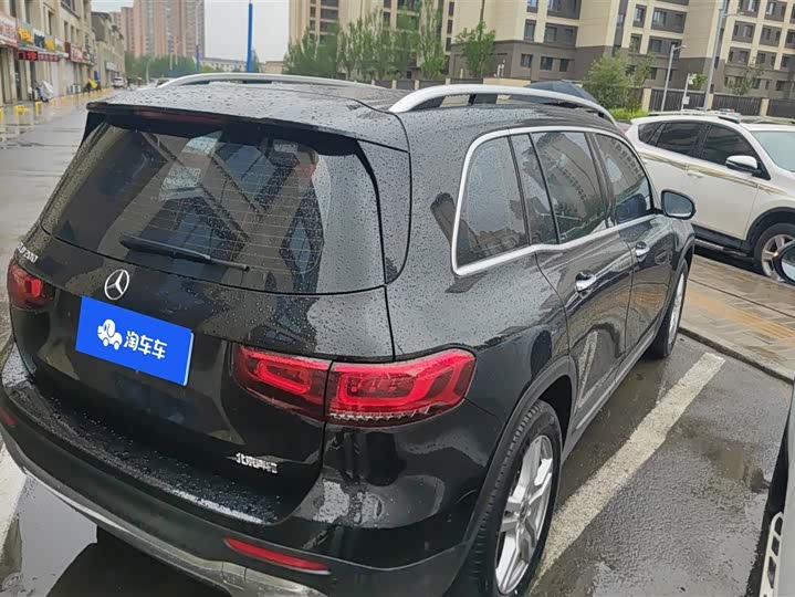 Photo 3 - Mercedes-Benz GLB-Class