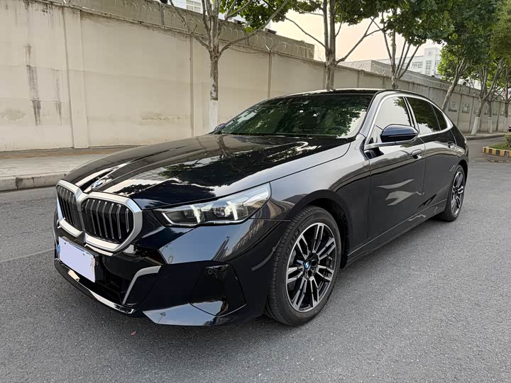 Zdjęcie 1 - BMW 5 Series