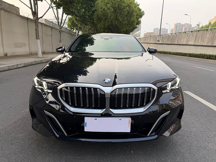 Zdjęcie 2 - BMW 5 Series