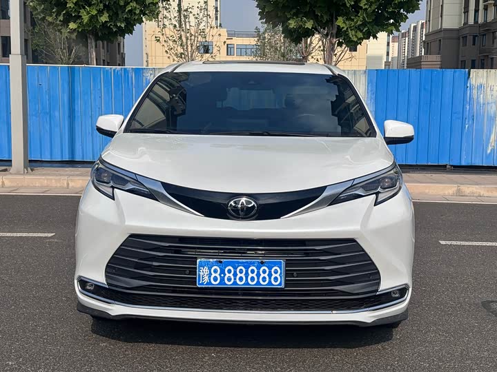 Toyota Sienna 2024 2024款 2.5L混动 四驱豪华版