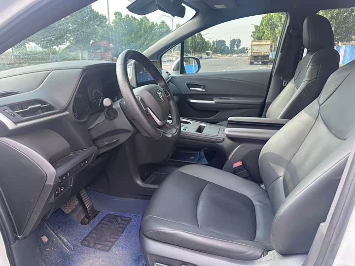 Toyota Sienna 2024 2024款 2.5L混动 四驱豪华版