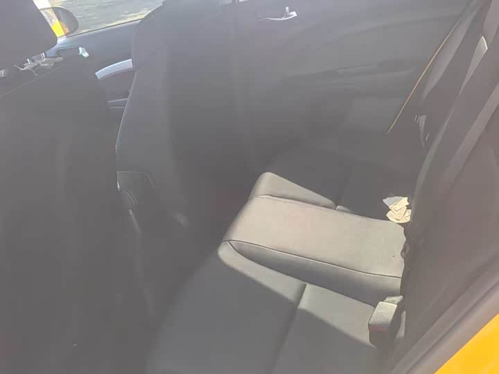 Kia KX1 2021 2021款 1.4L CVT天窗款