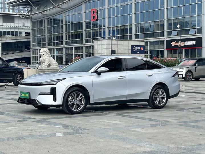 Geely Galaxy L6 2025 2025款 EM-i 140km 远航版