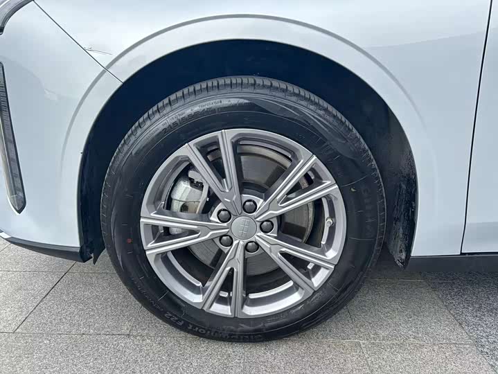 Geely Galaxy L6 2025 2025款 EM-i 140km 远航版