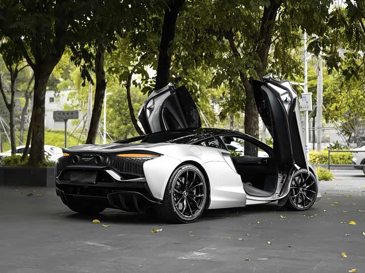 McLaren Artura 2023 2023款 3.0T Hybrid 标准型