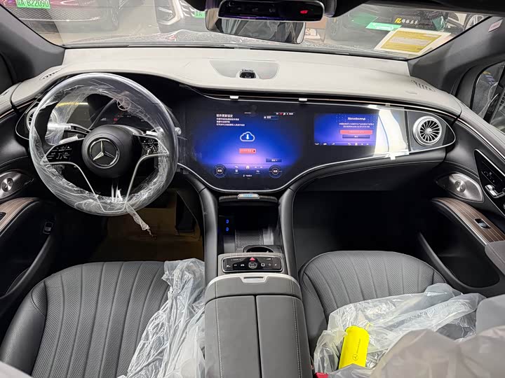 2025 Mercedes-Benz EQS SUV
