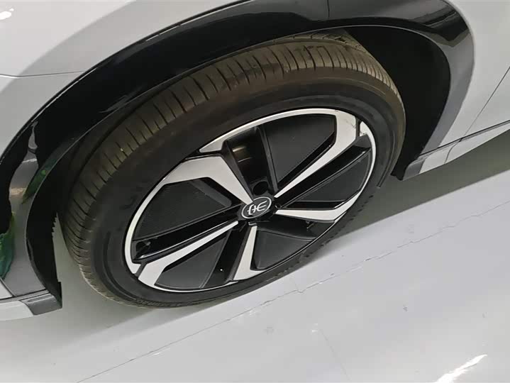BYD Song L 2025 2025款 智驾版 662km 激光雷达卓越型