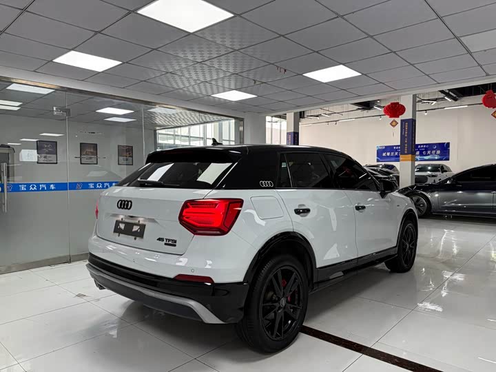 Фото 6 - Audi Q2L