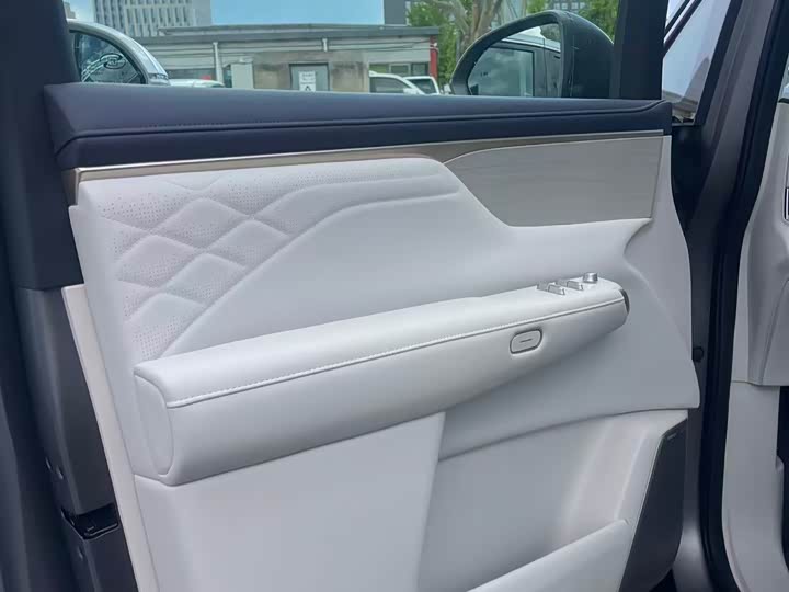 Buick GL8 Hybrid 2026 2026款 纯电奢享版