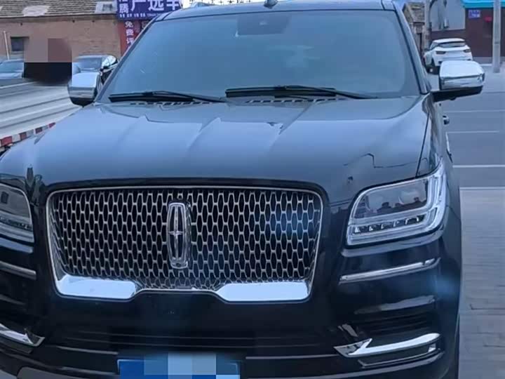 Фото 1 - Lincoln Navigator
