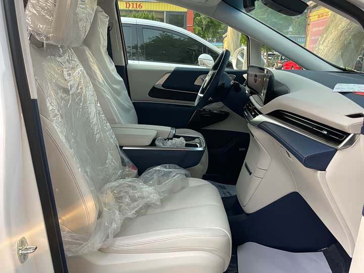 Buick GL8 Century 2025 2025款 2.0T 七座蕴世版