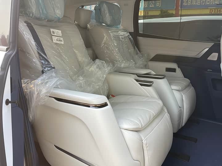Buick GL8 Century 2025 2025款 2.0T 七座蕴世版