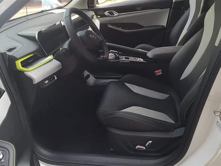Zdjęcie 9 - Geely Coolray