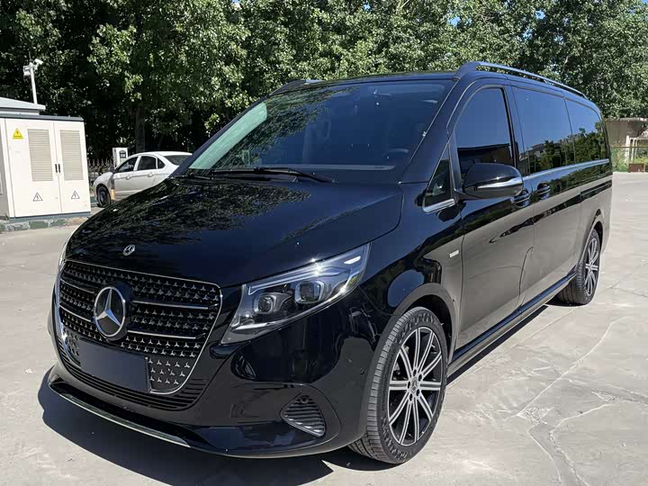 Mercedes-Benz V-Class 2024 2024款 V 300 L 长轴距尊贵版