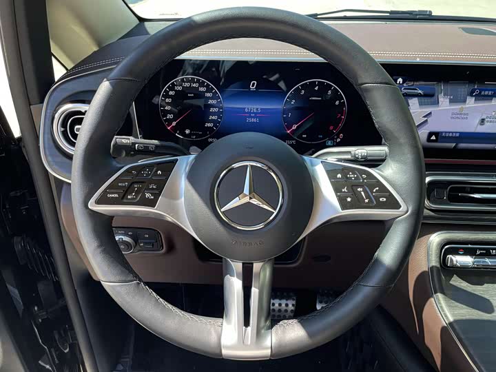 Mercedes-Benz V-Class 2024 2024款 V 300 L 长轴距尊贵版