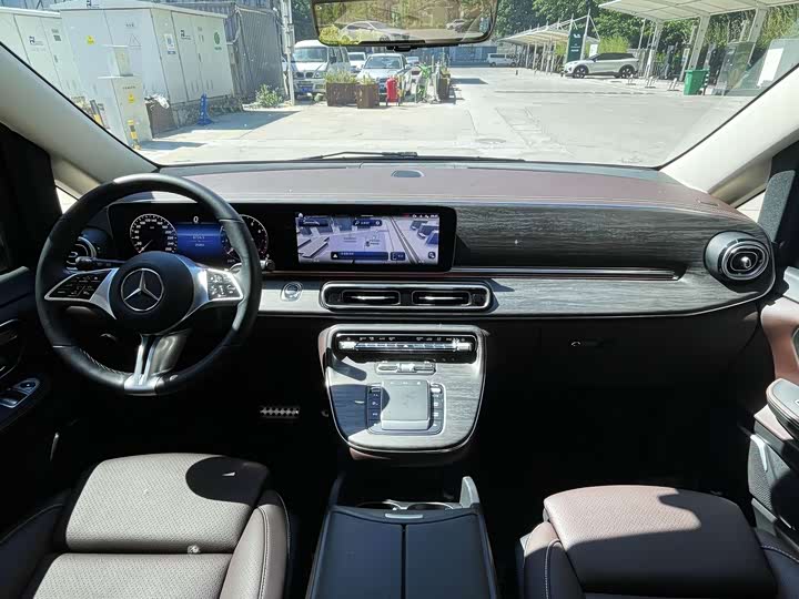 Mercedes-Benz V-Class 2024 2024款 V 300 L 长轴距尊贵版