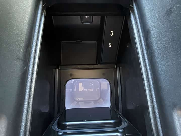 Mercedes-Benz V-Class 2024 2024款 V 300 L 长轴距尊贵版