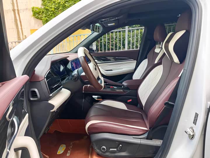 Photo 4 - Geely Monjaro