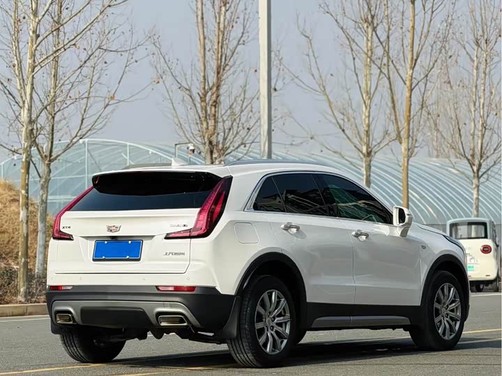 Фото 7 - Cadillac XT4