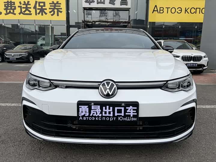 Фото 2 - Volkswagen Golf