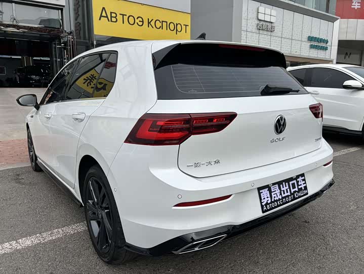 Фото 4 - Volkswagen Golf