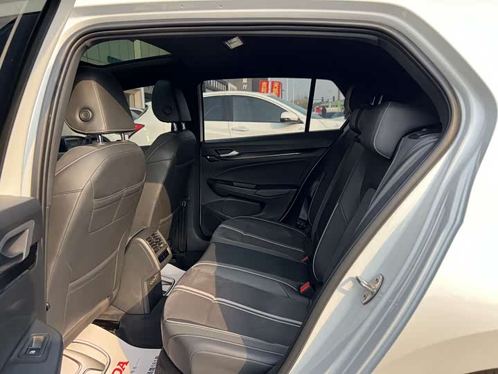 Фото 8 - Volkswagen Golf
