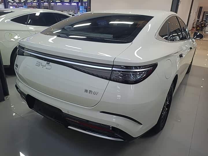 BYD Seal 07 DM-i Hybrid 2025 2025款 DM-i 1.5L 70km 精英型
