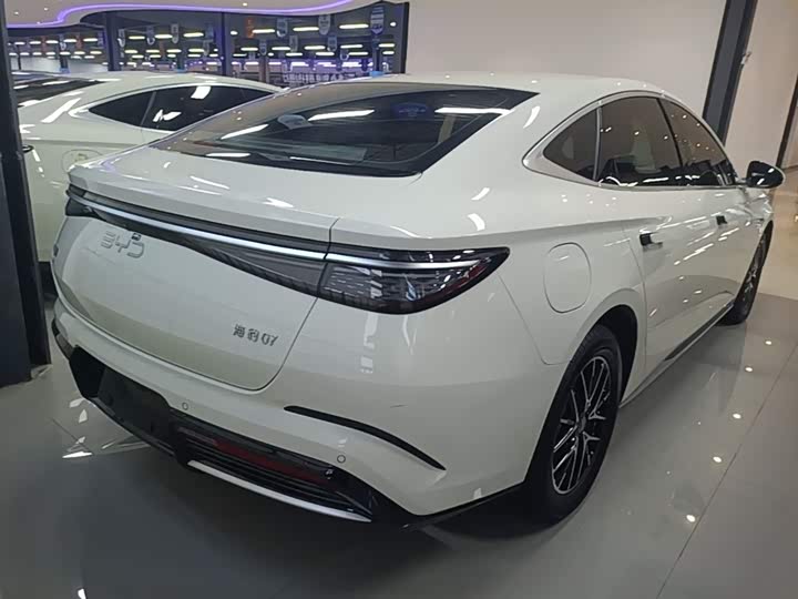 BYD Seal 07 DM-i Hybrid 2025 2025款 DM-i 1.5L 70km 精英型
