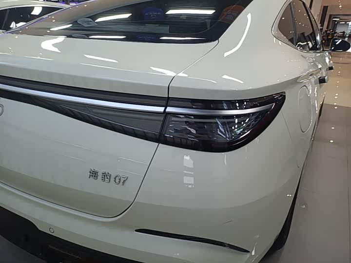 BYD Seal 07 DM-i Hybrid 2025 2025款 DM-i 1.5L 70km 精英型