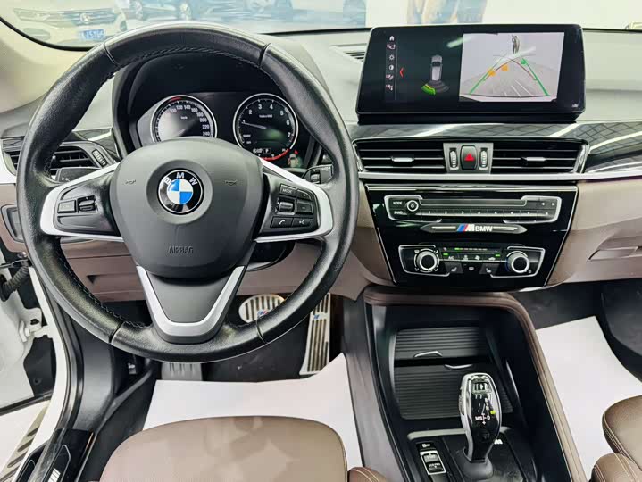 Фото 8 - BMW X1