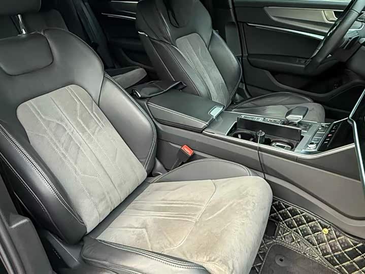 Фото 8 - Audi A6L Hybrid