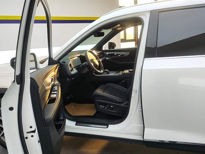 Фото 9 - GAC Trumpchi GS8