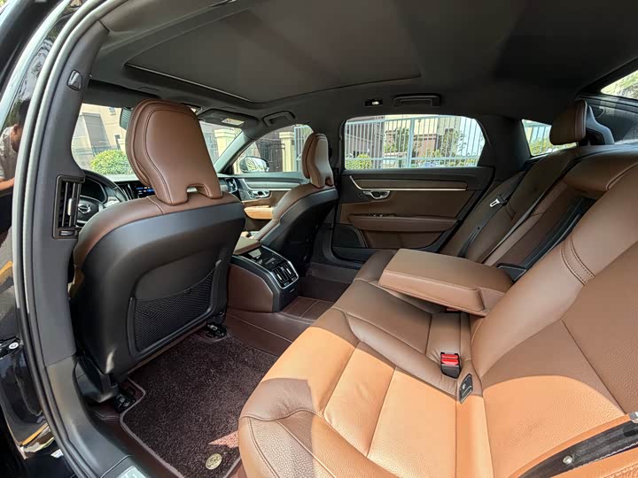 Фото 6 - Volvo S90