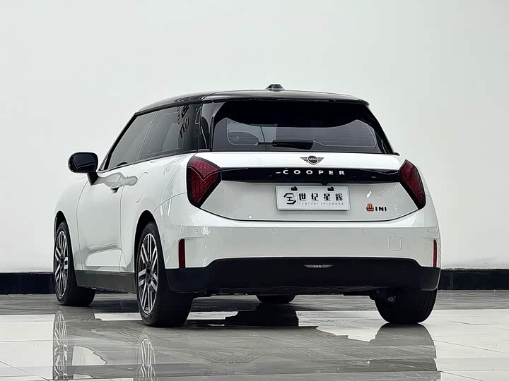 Mini Cooper 2025 2025款 456km COOPER E 经典派