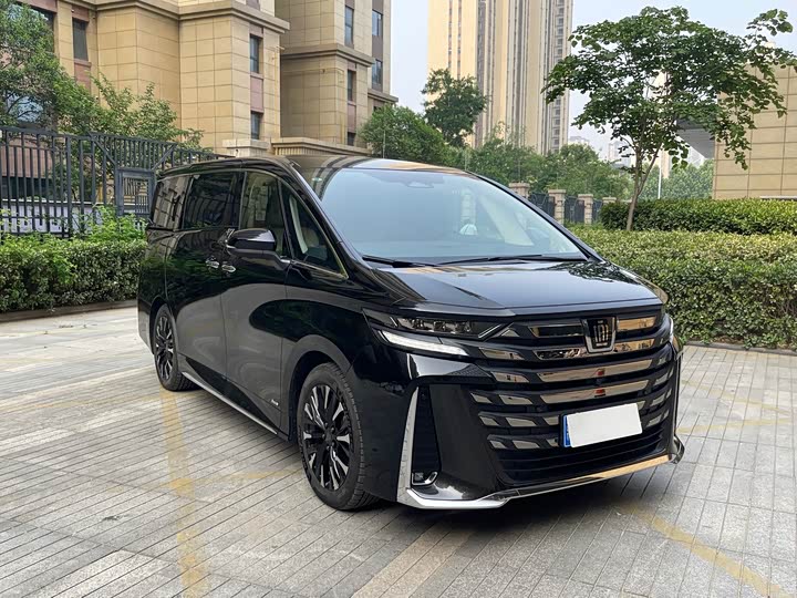 Toyota Vellfire 2025 2025款 皇冠 双擎 2.5L 墨金行政版